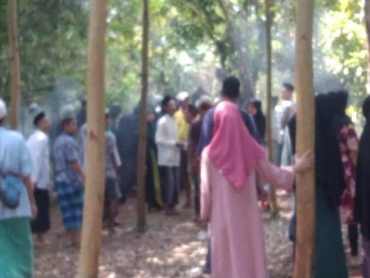 Warga Kadu Badak - Babakanlor Kompak Bantu Keluarga Orang Meninggal