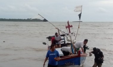 Karena Cuaca Ekstrim Kondisi Laut Sangat Berbahaya Kadis Perikanan Pandeglang Himbau Nelayan Lebih Waspada. 