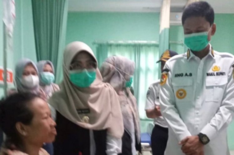 Pasien Cesar, Warga Kurang Mampu Tidak Terdata Di BPJS, Dikunjungi Bupati Beserta Wakil Bupati Pandeglang, Di  RS Berkah Pandeglang