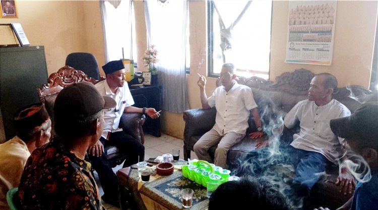 Panen Usai Jalan Belum Diperbaiki PT. Adhi Karya, Warga Pasirkadu "Ngadu" ke Camat Sukaresmi