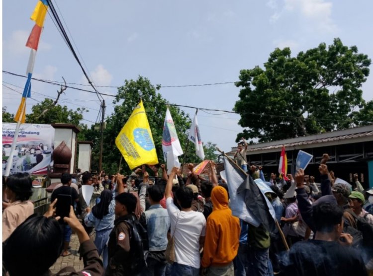 Kantor BPN Pandeglang, Digerudug Mahasiswa & Masyarakat Desa Rancapinang, Cimanggu