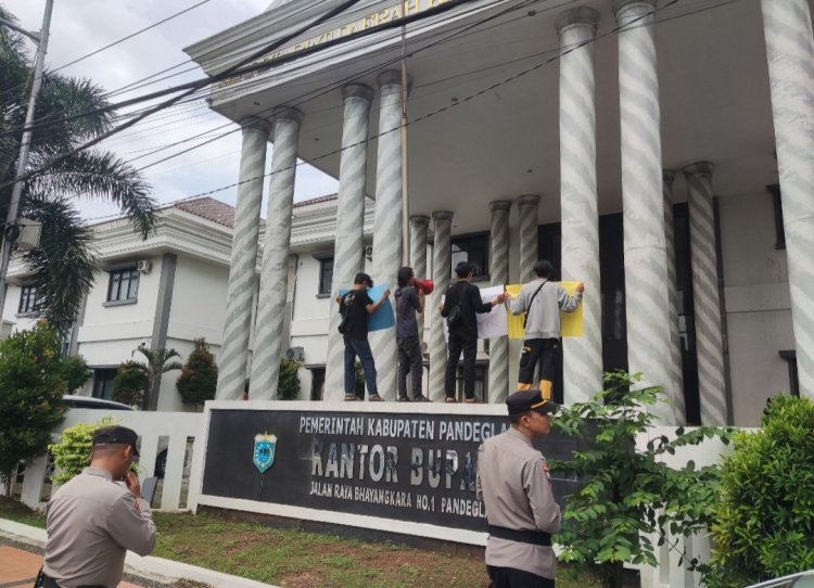 DPC AMIRA Kembali Lakukan Aksi Unras Jilid 2, Terkait Dengan 1.213 P3K Paruh Waktu Diduga Honorer Siluman, Dihalaman Kantor Bupati Pandeglang