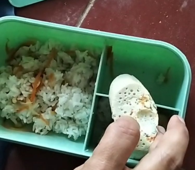 Menu MBG Di SDN Kertajaya Sumur,  Dari SPPG Di Kecamatan Sumur, Tidak Layak Konsumsi