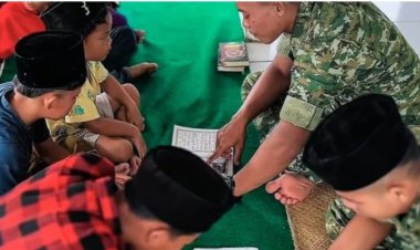 Prajurit Yonif TP 842/Badak Sakti, Sebagai Wujud Kemanunggalan TNI, Mengajar Ngaji Anak-anak di Desa Rancapinang Pandeglang