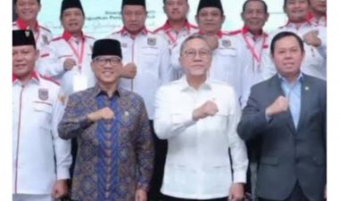 Uhadi, SH, Sekjen DPP APDESI Merah Putih Beserta Jajaran, Sampaikan Dirgahayu KOSTRAD Ke 65.
