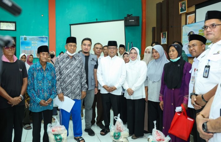 Intervensi Kerentanan Pangan, Gubernur Banten Andra Soni Salurkan 59 Ton Beras
