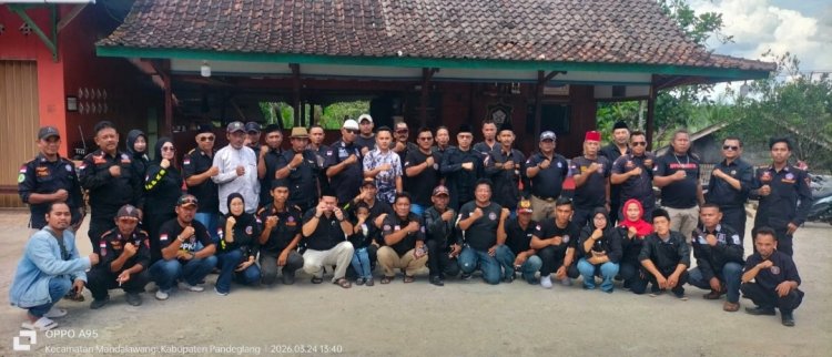 Momen Idul Fitri 1447 H, Pengurus DPC, DPAC & Jajaran BPPKB Se-Pandeglang, Laksanakan Halal Bihalal Sekaligus Ziarah Ke Makom Ketua DPC