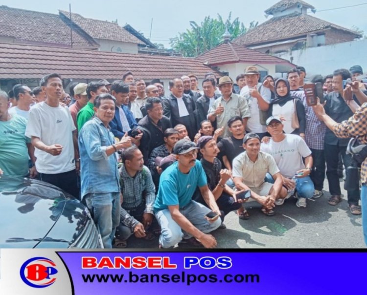 Dukungan Masyarakat Mengalir di Sidang PN Pandeglang, Untuk Duwok Yang Diduga Terdesak Selamatkan Diri Lawan 8 Orang