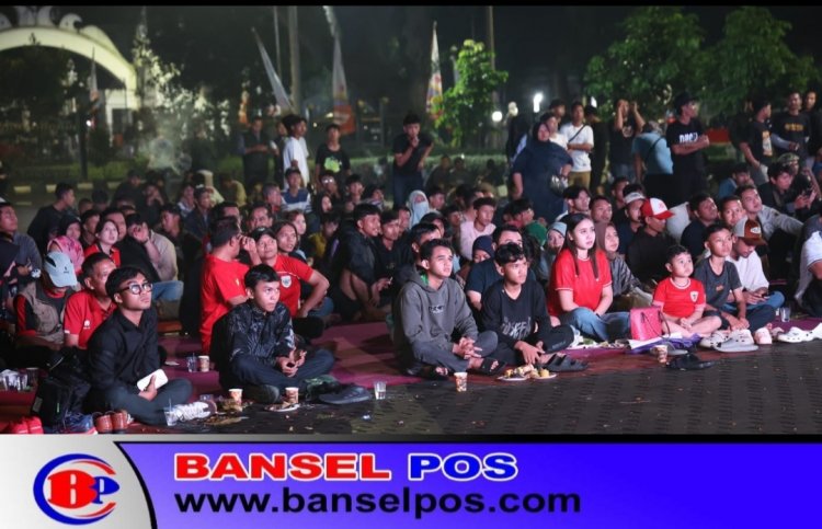 Ratusan Warga Serang Antusias Nobar Timnas Garuda di Gedung Negara