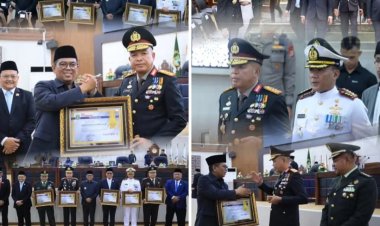 Gubernur Andra Soni Beri Penghargaan Kepada Kapolda Banten Pada Penyelenggaraan Pengamanan Operasi Ketupat 2026