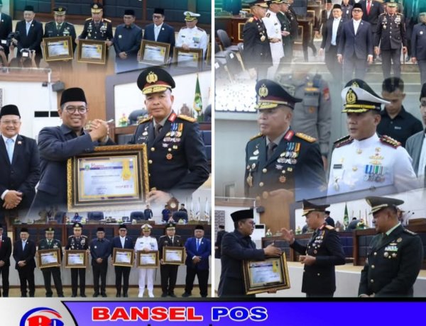 Gubernur Andra Soni Beri Penghargaan Kepada Kapolda Banten Pada Penyelenggaraan Pengamanan Operasi Ketupat 2026