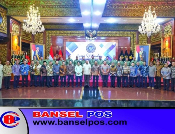 Menhan Sjafrie dan Panglima TNI Bahas Tantangan Strategis Nasional Bersama Purnawirawan TNI