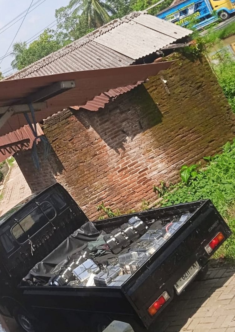 DPC AMIRA Minta BGN Sangsi Dapur MBG Cihideung Batubatar, Yang Membiarkan MBG Dikirm Pakai Mobil Bak Terbuka Didesa Cimanuk