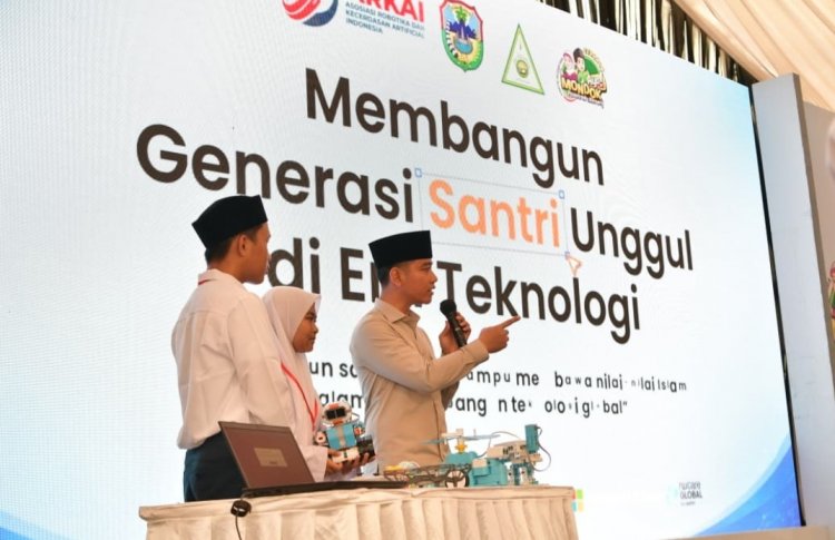 Hadapi Disrupsi Teknologi, Wapres Dorong Santri Tremas Pacitan Upgrade Diri dan Kuasai AI