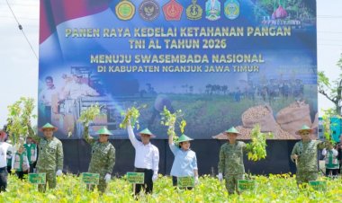 Dukung Ketahanan Pangan Nasional, Kasad Hadiri Panen Raya Kedelai di Nganjuk