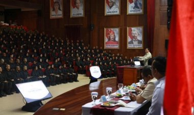Seskab Teddy: Presiden Prabowo Beri Taklimat Peserta Presidential Future Leaders Program 2026