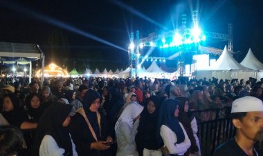 Langit Pandeglang Menyala! Ribuan Warga Saksi Kemegahan Pembukaan Gebrag Ngadu Bedug 2026