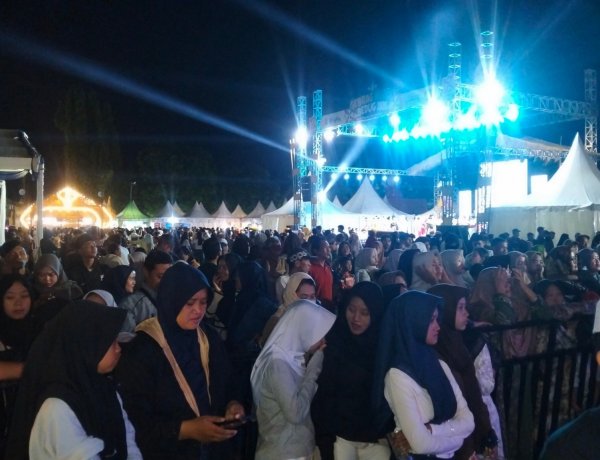 Langit Pandeglang Menyala! Ribuan Warga Saksi Kemegahan Pembukaan Gebrag Ngadu Bedug 2026