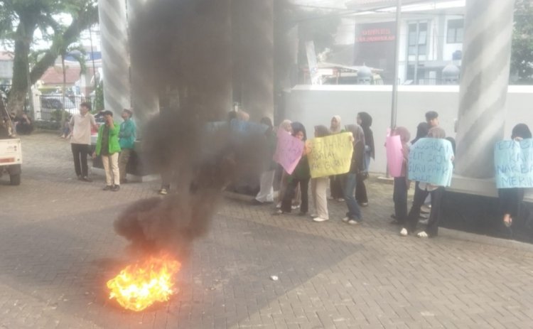 BEM STKIP Syekh Manshur Gelar Aksi Refleksi Hardiknas, Soroti Krisis Pendidikan di Pandeglang