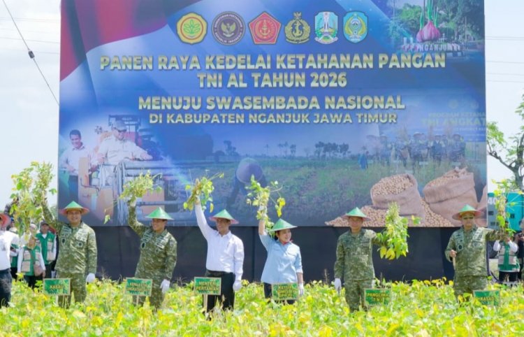 Dukung Ketahanan Pangan Nasional, Kasad Hadiri Panen Raya Kedelai di Nganjuk