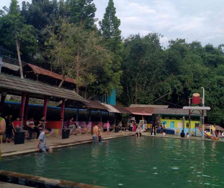 Menikmati Khasiat Belerang Murni di Pemandian Air Panas Cisolong Pandeglang