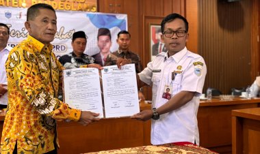 Estafet Kepemimpinan Sekretariat DPRD Pandeglang: Muslim Taufik Resmi Mengemban Amanah Plt Sekwan