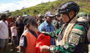Delapan Anggota OPM Kodap XV/Ngalum Kupel Memilih Jalan Damai, Kiwirok Menorehkan Harapan Baru bagi Papua