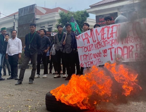 HMI Cabang Pandeglang Gelar Aksi Unjuk Rasa, Soroti Kenaikan BBM hingga Realisasi Visi-Misi Kepala Daerah