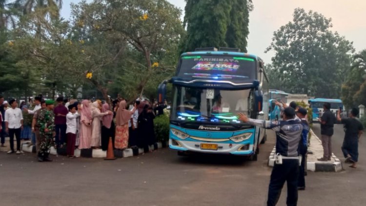 Tangis Haru Sambut Kepulangan Jemaah Haji Pandeglang, Tersisa Cerita Pilu Jarak Hotel Jauh dan Menu Monoton