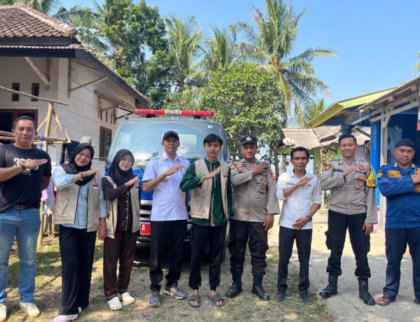 Sinergi BPBD-PK Kabupaten Pandeglang, Polsek Patia, Kecamatan Sukaresmi, dan KKN 16 UNMA Banten Salurkan Bantuan Air Bersih untuk Warga Desa Sukaresmi