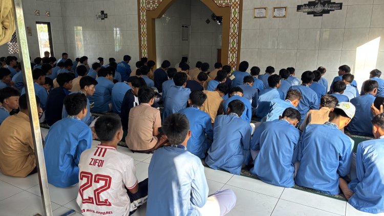 MAN 2 PANDEGLANG KEMBALI MENGGELAR ACARA JUMTAQ