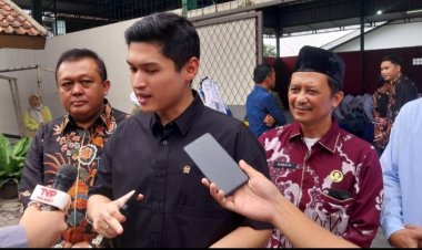 Anggota DPR RI, Rizki Aulia Rahman Natakusumah Menjadi Pemateri Pada Acara Literasi Parlemen (Edu Day) di SMA 6 Negeri Pandeglang,