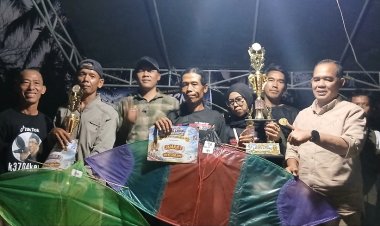 Ketua Komisi IV DPRD Pandeglang TB. Udi Juhdi, Hadiri Acara Pelombaan Layang-layang Di Desa Pasirkadu Kecamatan Sukaresmi