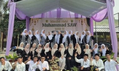 GEMA CINTA RASUL BERGEMA DI SMKN 3 KOTA SERANG DALAM PERINGATAN MAULID NABI MUHAMMAD SAW