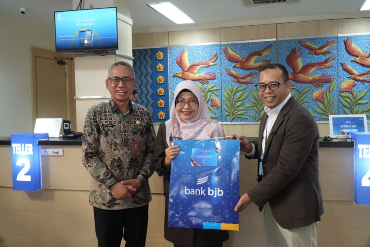Hari Pelanggan Nasional, Bupati Pandeglang Desak Perbankan Akselerasi Layanan Digital