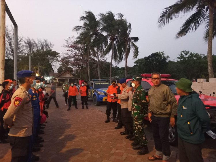 Polda Banten dan Basarnas Cari Rombongan Jurnalis yang Hilang di Selat Sunda