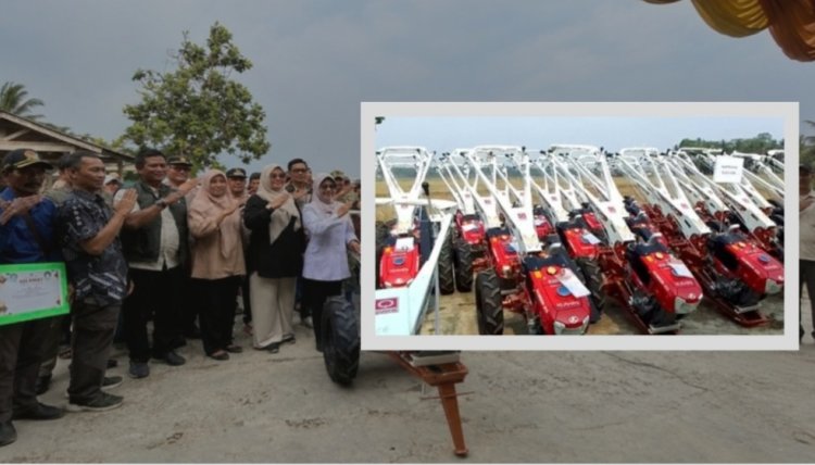 Penyerahan 100 Alsintan dan Ratusan Bibit Ternak kepada Kelompok Tani Oleh Bupati Pandeglang & DPKP