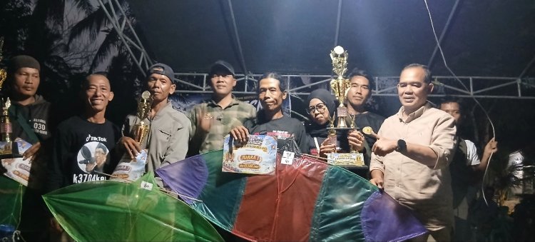 Ketua Komisi IV DPRD Pandeglang TB. Udi Juhdi, Hadiri Acara Pelombaan Layang-layang Di Desa Pasirkadu Kecamatan Sukaresmi