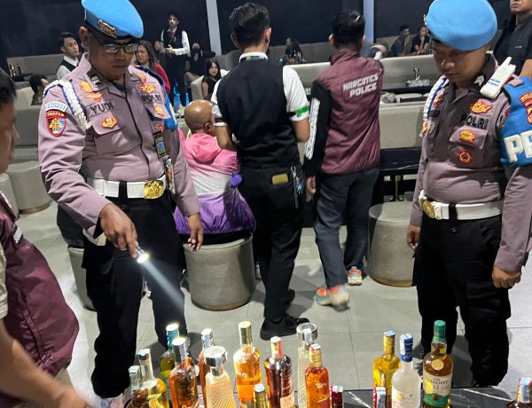 Operasi Sarang Narkoba di Banten: 70 Pengunjung THM Diperiksa, Satu Positif dan 914 Botol Miras Disita