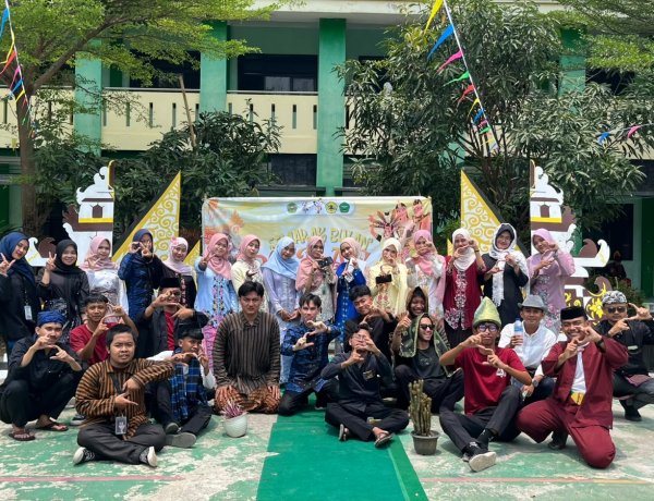 SEMARAK BULAN BAHASA 2026, PLP INTEGRATIF UIN SMH BANTEN KOLABORASI DENGAN MAHASISWA UNTIRTA DAN UNMA DI MAN 2 PANDEGLANG