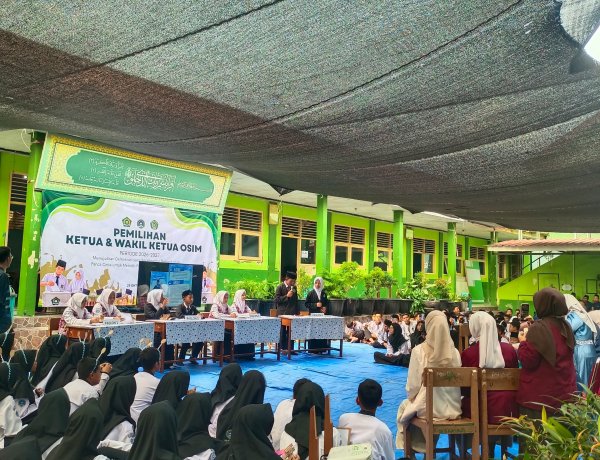 Mahasiswa PLP Integratif Kelompok 23 UIN SMH Banten Berkontribusi dalam Pemilihan Ketua dan Wakil Ketua OSIM MTsN 2 Kota Cilegon