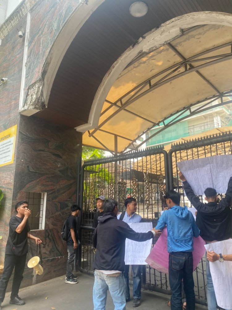 Minta Evaluasi Program MBG Di Pandeglang, Sejumlah Mahasiswa Provinsi Banten Demo Kantor BGN